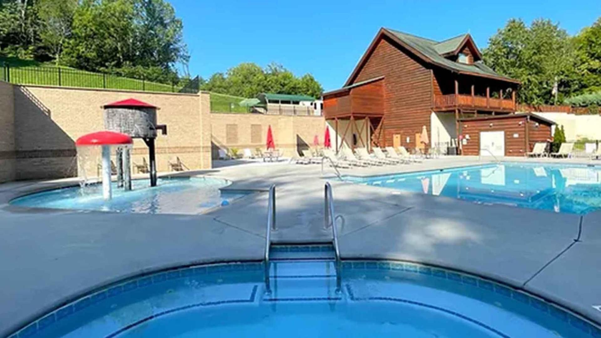فيلا New Majestic 5 Star Amazing View, Pool, Hot Tub! بيدجن فورج المظهر الخارجي الصورة